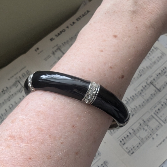 Black and Silver Stretch Bracelet - Picture 1 of 5